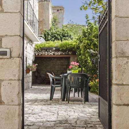 B&B Il Giardino Dei Mandarini Modica Bagian luar foto